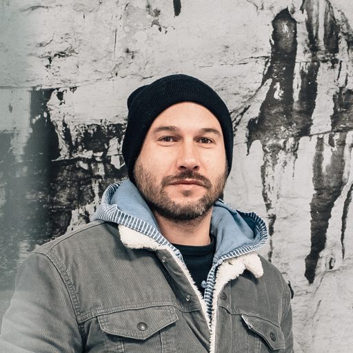 Damien Raymond Designer Graphique et Créateur de Ressources Graphiques. Basé à Nancy en France